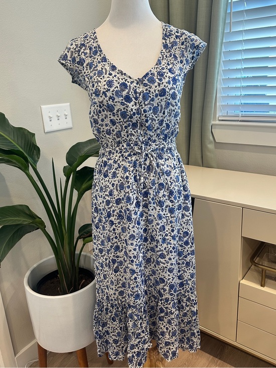 Lucky Brand Dresses & Skirts - Lucky Brand Blue and White Floral Midi Dress